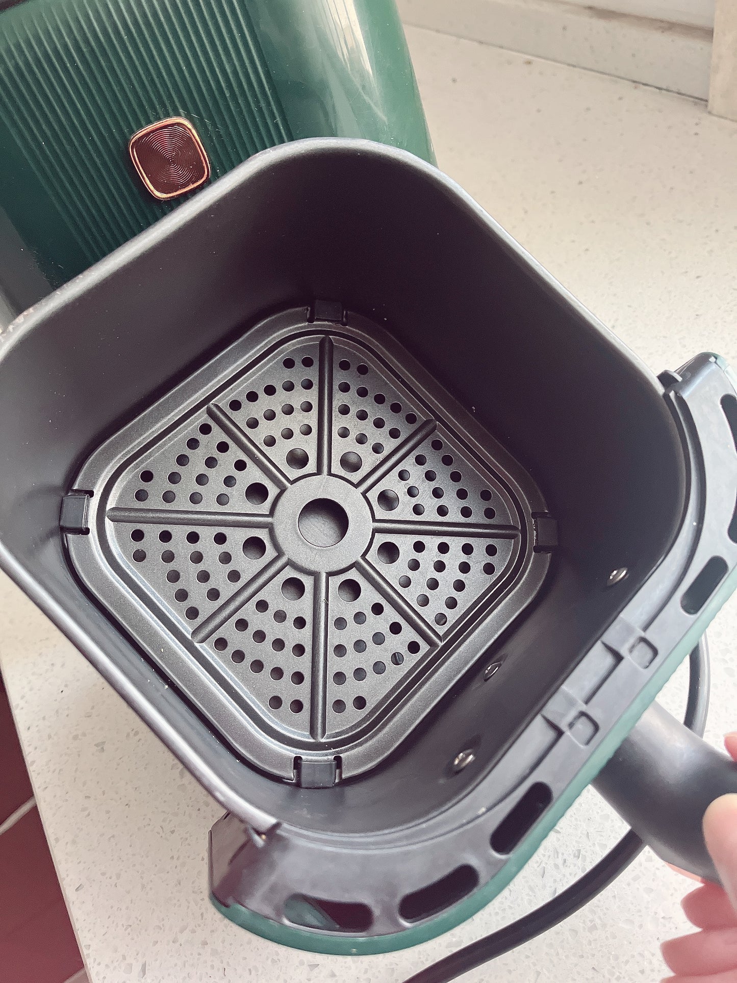 Air Fryer with Rapid Air Circulation Technology, 5.8QT Capacity, Adjustable Temperature Control, Nonstick Basket, and Digital Touchscreen – Healthy Cooking, Oil-Free Frying, and Versatile Meal Prep