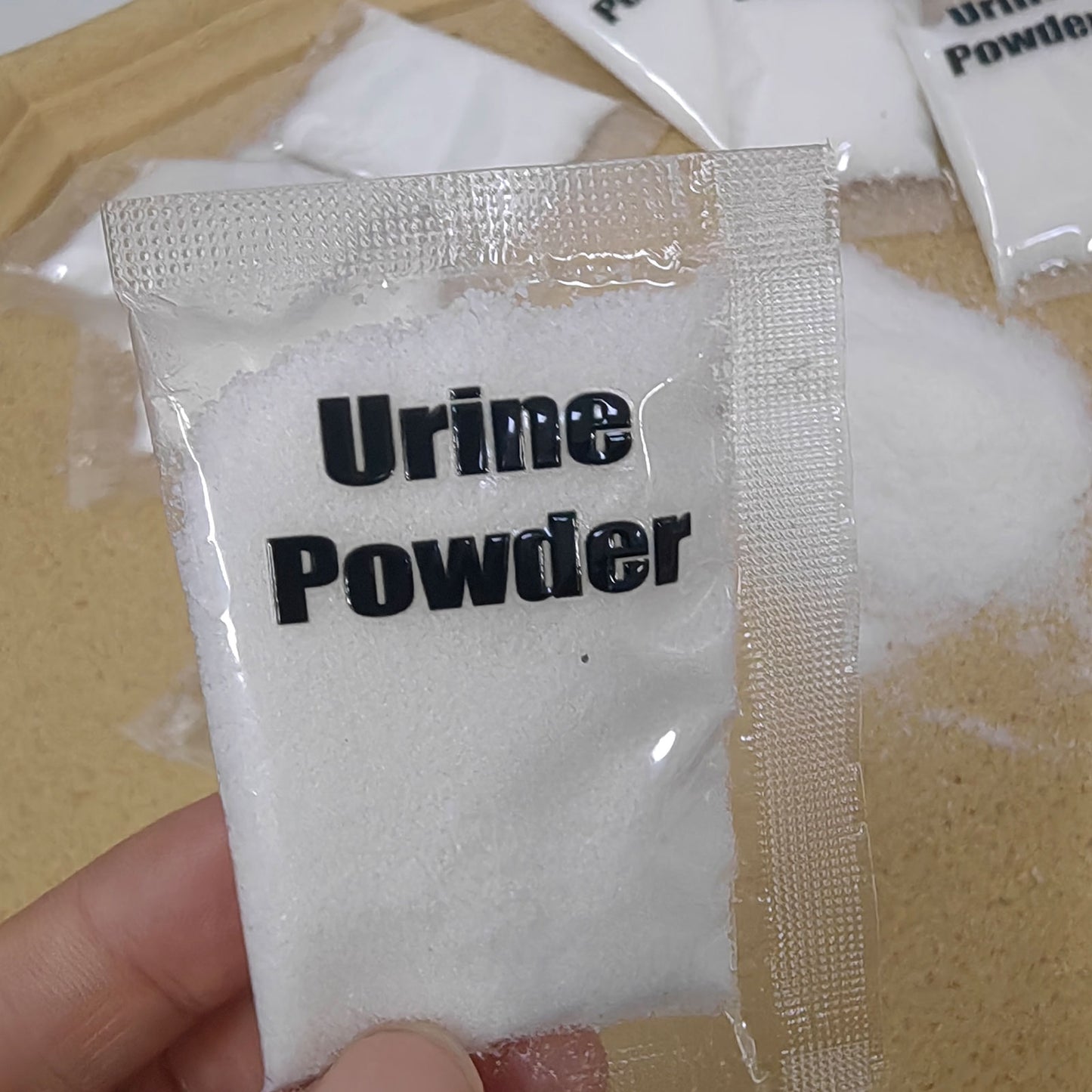 Urine Powder Limescale remover: the tool to easily remove stubborn limescale!